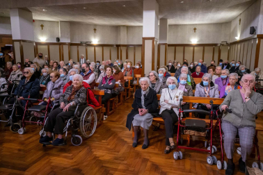 Fotos del concierto de la Pamplonesa y Voces de Oro en la Casa de la Misericordia de Pamplona.
