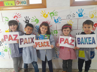 Fiesta de la paz en colegios de Estella.