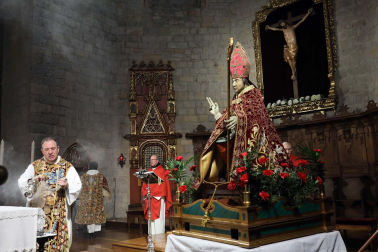 Imagen del mercadillo y procesión en honor a San Blas este viernes, 3 de febrero, en Pamplona.