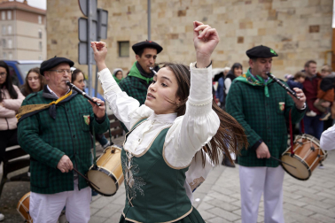 Fotos de los quintos en el día de Santa Águeda de Alsasua.