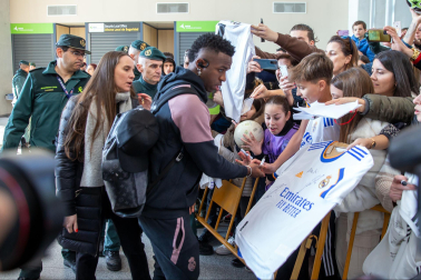 Llegada del Real Madrid al aeropuerto de Noáin./