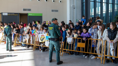 Llegada del Real Madrid al aeropuerto de Noáin./