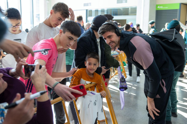 Llegada del Real Madrid al aeropuerto de Noáin./