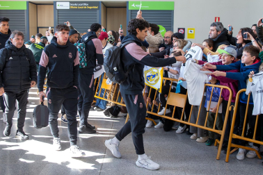 Llegada del Real Madrid al aeropuerto de Noáin./