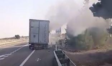 Vídeo de un camión ardiendo en Corella, en la AP68