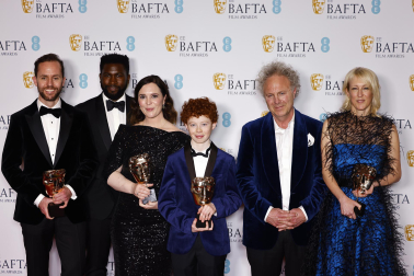 Alfombra roja y galardonados en los Premios Bafta al cine.