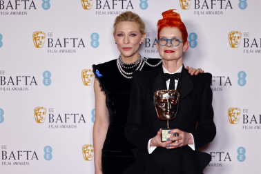 Alfombra roja y galardonados en los Premios Bafta al cine.