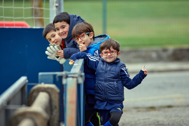 Fotos de los aficionados en el entrenamiento de "carnaval" de Osasuna./