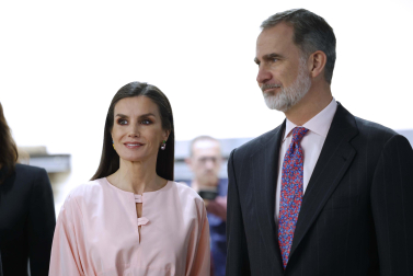 Los Reyes han inaugurado este jueves en Madrid la 42 edición de la Feria Internacional de Arte Contemporáneo (ARCO), que, a diferencia de otros años, no tiene un país invitado, sino que está dedicada al Mediterráneo.