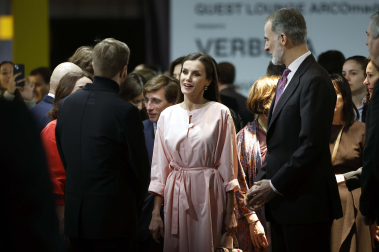 Los Reyes han inaugurado este jueves en Madrid la 42 edición de la Feria Internacional de Arte Contemporáneo (ARCO), que, a diferencia de otros años, no tiene un país invitado, sino que está dedicada al Mediterráneo.
