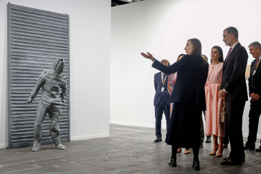 Los Reyes han inaugurado este jueves en Madrid la 42 edición de la Feria Internacional de Arte Contemporáneo (ARCO), que, a diferencia de otros años, no tiene un país invitado, sino que está dedicada al Mediterráneo.