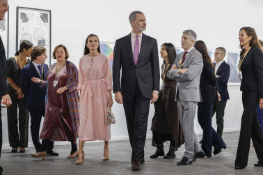 Los Reyes han inaugurado este jueves en Madrid la 42 edición de la Feria Internacional de Arte Contemporáneo (ARCO), que, a diferencia de otros años, no tiene un país invitado, sino que está dedicada al Mediterráneo.