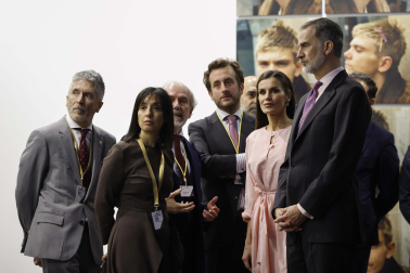 Los Reyes han inaugurado este jueves en Madrid la 42 edición de la Feria Internacional de Arte Contemporáneo (ARCO), que, a diferencia de otros años, no tiene un país invitado, sino que está dedicada al Mediterráneo.