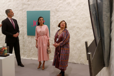 Los Reyes han inaugurado este jueves en Madrid la 42 edición de la Feria Internacional de Arte Contemporáneo (ARCO), que, a diferencia de otros años, no tiene un país invitado, sino que está dedicada al Mediterráneo.