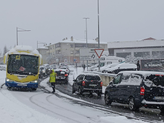 Fotos de la nevada de este lunes en Tierra Estella. /