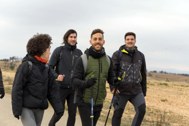 Peregrinos de la Ribera, durante la primera Javierada de 2023.