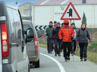 Peregrinos de Tierra Estella, durante la primera Javierada de 2023.