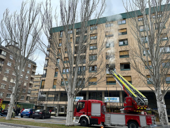 Los bomberos han sofocado un incendio en un piso de Iturrama