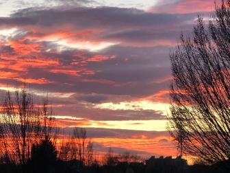 Atardecer a finales de invierno. /