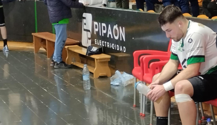 Los jugadores del Helvetia Anaitasuna estaban abatidos al final del encuentro
