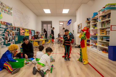Sesión de circo en el colegio Sagrado Corazón