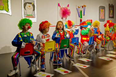 Sesión de circo en el colegio Sagrado Corazón
