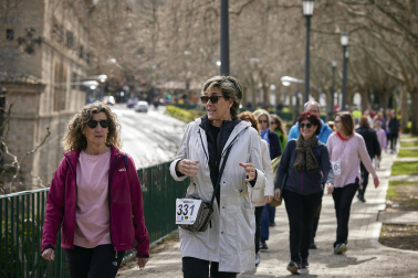 Fotos de la carrera solidaria en Pamplona organizada por la ONG Alboan.