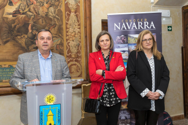 Presentación de la revista 'Conocer Navarra' en Cortes.