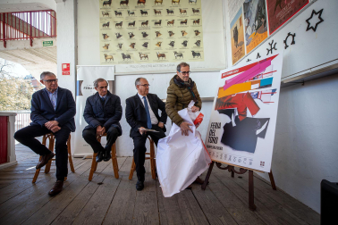 La Casa de Misericordia de Pamplona ha presentado el cartel que anunciará la Feria del Toro 2023, obra del artista pamplonés Javier Balda.