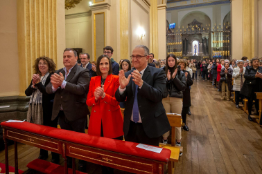 Fotos de la misa del cuarto peldaño de la escalera.