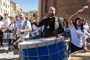 Fotos de la Rompida de la Hora de Tudela este jueves santo.