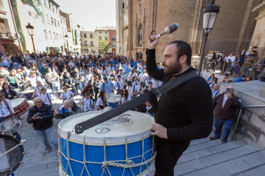 Fotos de la Rompida de la Hora de Tudela este jueves santo.