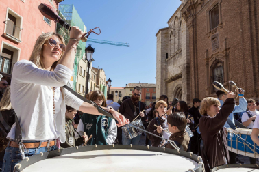 Fotos de la Rompida de la Hora de Tudela este jueves santo.