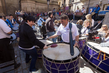 Fotos de la Rompida de la Hora de Tudela este jueves santo.