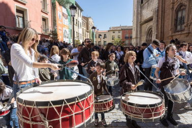 Fotos de la Rompida de la Hora de Tudela este jueves santo.