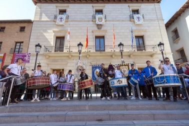 Fotos de la Rompida de la Hora de Tudela este jueves santo.