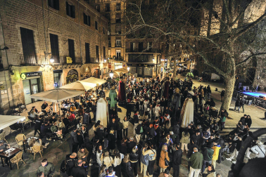 Visita a Barcelona de los gigantes de Tafalla.