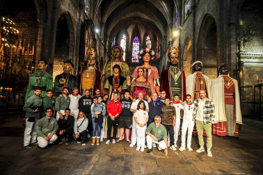 Visita a Barcelona de los gigantes de Tafalla.