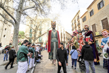 Visita a Barcelona de los gigantes de Tafalla.