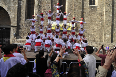 Visita a Barcelona de los gigantes de Tafalla.