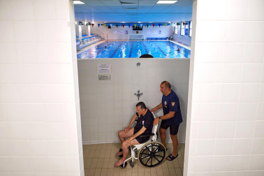 Fotos del programa de buceo para personas con discapacidad en el que colabora la UPNA.
