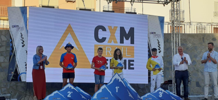 El cadete Markel Barrio, en el podio tras vencer la carrera Ruteñita de 14 kilómetros
