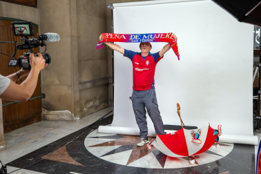 Aficionados rojillos grabaron en el Ayuntamiento de Pamplona mnsajes de apoyo para los jugadores de cara a la final de la Copa del Rey