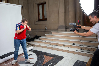 Aficionados rojillos grabaron en el Ayuntamiento de Pamplona mnsajes de apoyo para los jugadores de cara a la final de la Copa del Rey