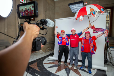Aficionados rojillos grabaron en el Ayuntamiento de Pamplona mnsajes de apoyo para los jugadores de cara a la final de la Copa del Rey