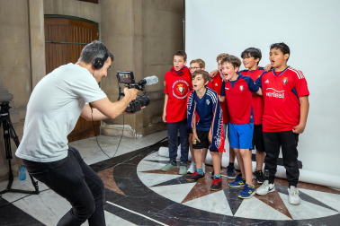 Aficionados rojillos grabaron en el Ayuntamiento de Pamplona mnsajes de apoyo para los jugadores de cara a la final de la Copa del Rey
