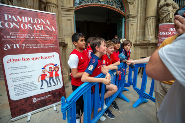 Aficionados rojillos grabaron en el Ayuntamiento de Pamplona mnsajes de apoyo para los jugadores de cara a la final de la Copa del Rey