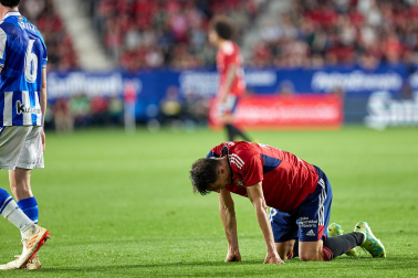 Fotos del partido Osasuna-Real Sociedad y del homenaje a la plantilla de 2005./