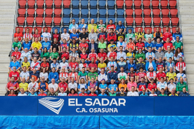 Imagen del acto de reconocimiento a los 150 clubes convenidos de Osasuna.