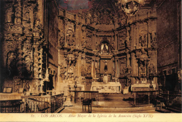 Postal de hace cien años con el presbiterio de la parroquia de Los Arcos y los enrejados